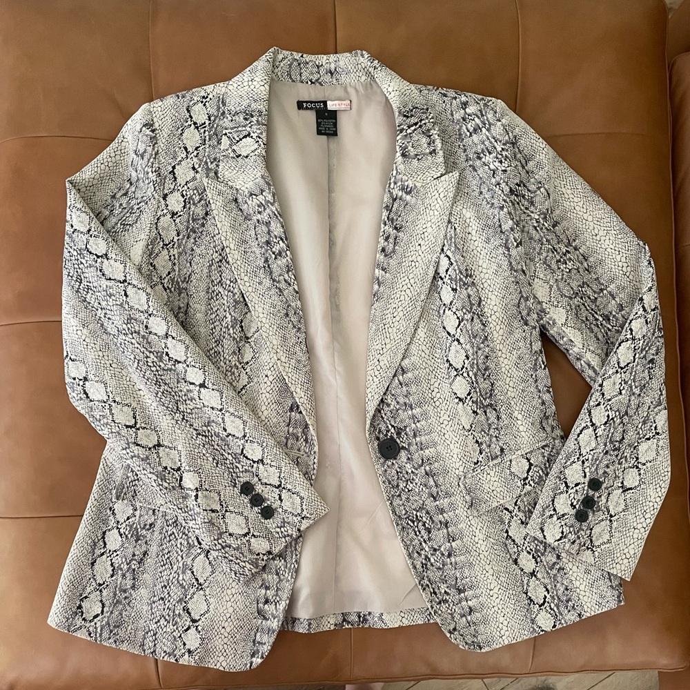 Focus Lifestyle Snakeskin Blazer